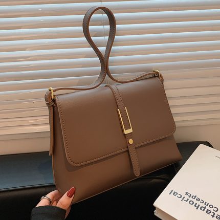 Vintage Chic Large Shoulder Bag for Women – 2026 New Fashion Underarm Crossbody Bag