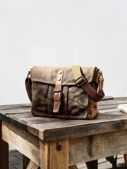 MUCHUAN Retro Canvas Shoulder Bag Waterproof Oil Wax Camera Bag Casual Men's Crossbody Bag Soft Handle Zipper Closure