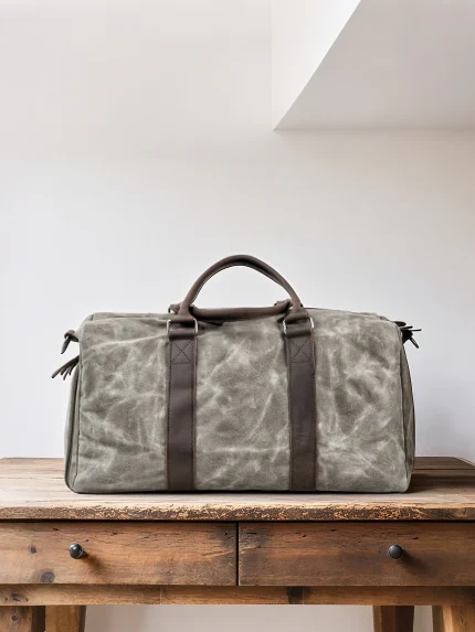 Classic Retro Wax Canvas Sports Bag Crossbody Travel Hiking Bag Unisex Outdoor Trip Bag Short Mountain Climbing Fitness Bag